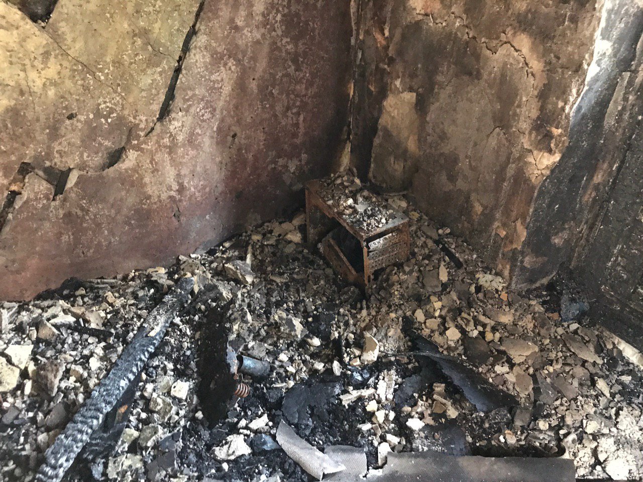 Как сейчас выглядит сгоревший дом на Большой Васильковской в Киеве: видео с крыши 7