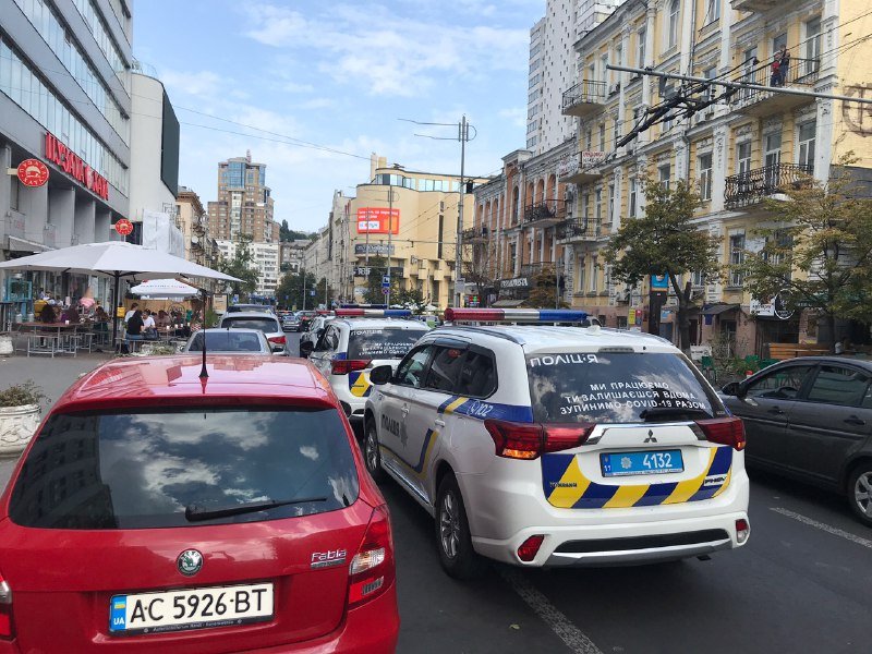 В Киеве на Печерске вооруженный спецназ штурмовал квартиру 1