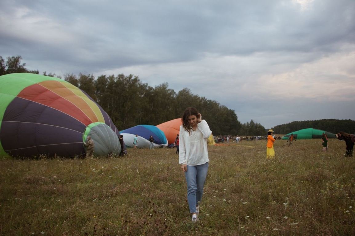 А вокруг уже началась фотосессия
