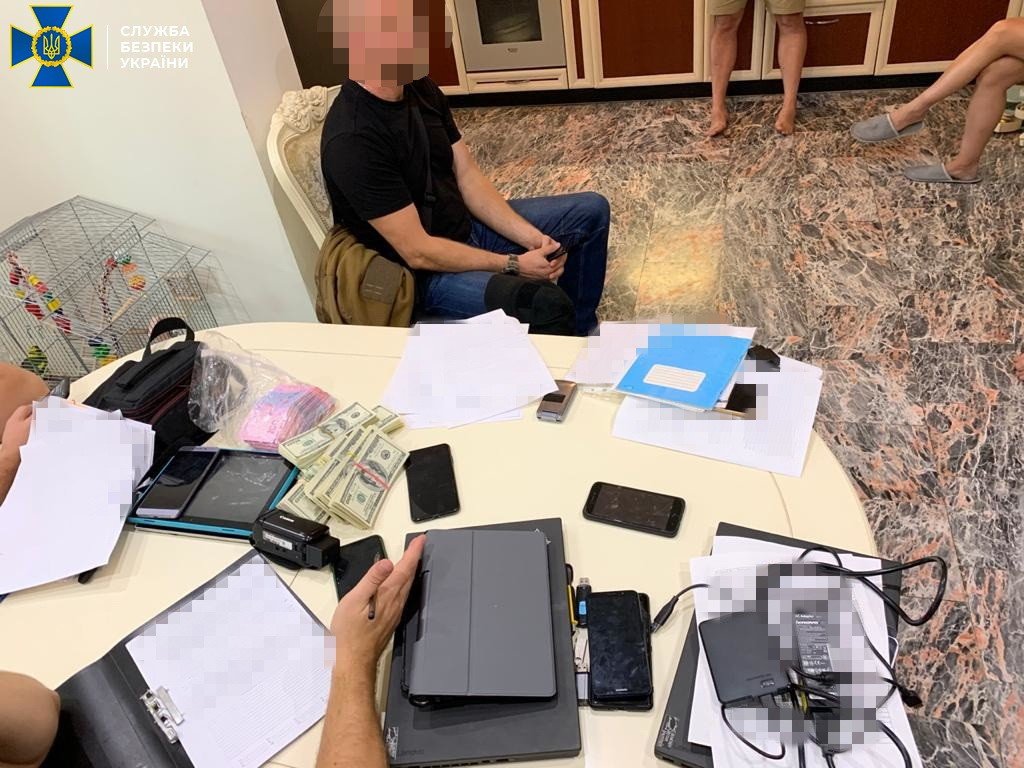 В Украину под видом косметики и бытовой химии завозили сильнодействующие наркотики из Азии 1