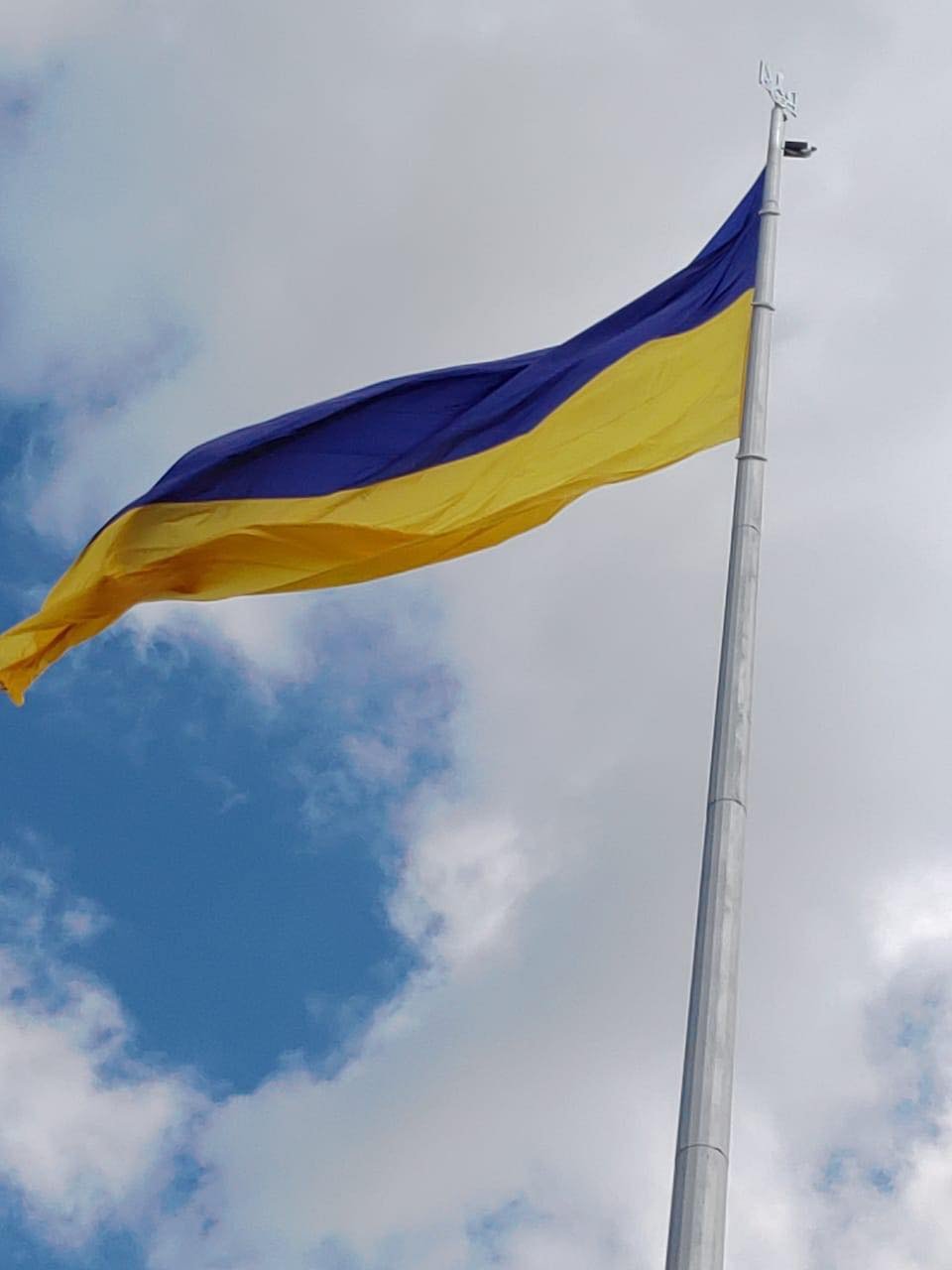 Флаг не заменили на новый, сенсации нет: Кличко объяснил, что случилось на самом высоком флагштоке Украины в Киеве 3