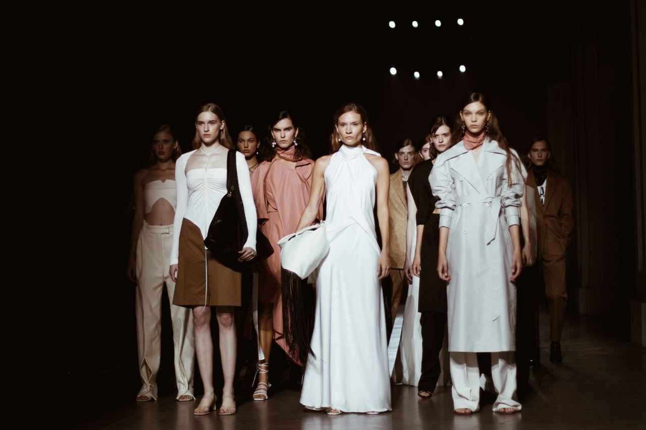 Показы Elena BURENINA и VOROZHBYT&ZEMSKOVA: как прошел первый день UFW NO SEASON Season 7