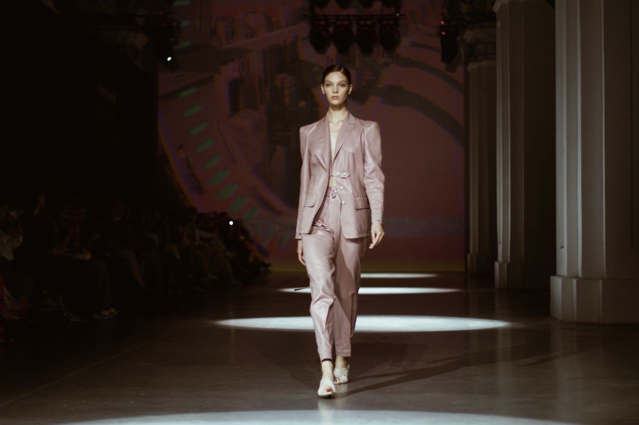 Показы Elena BURENINA и VOROZHBYT&ZEMSKOVA: как прошел первый день UFW NO SEASON Season 9