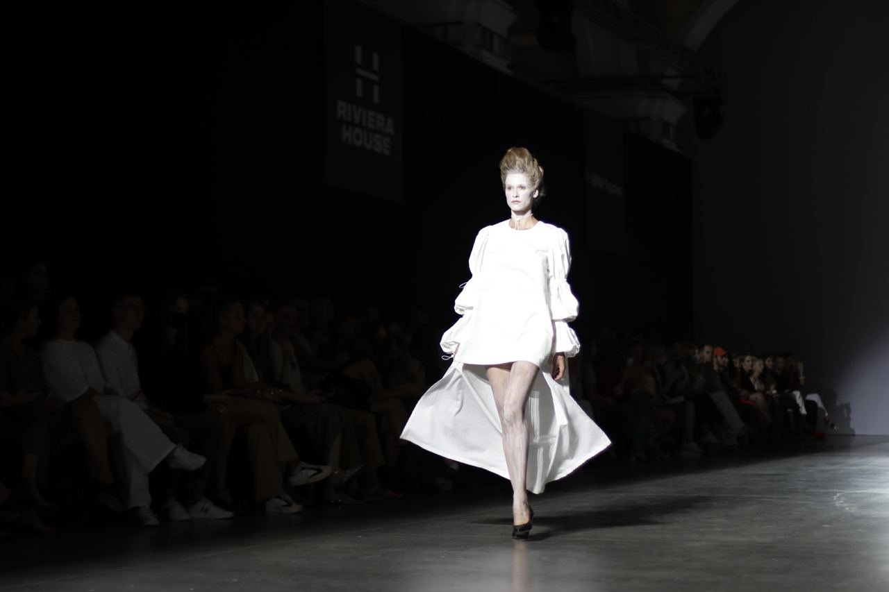 Модели RYBALKO вышли на подиум с синими и розовыми лицами: как прошел второй день Ukrainian Fashion Week 3