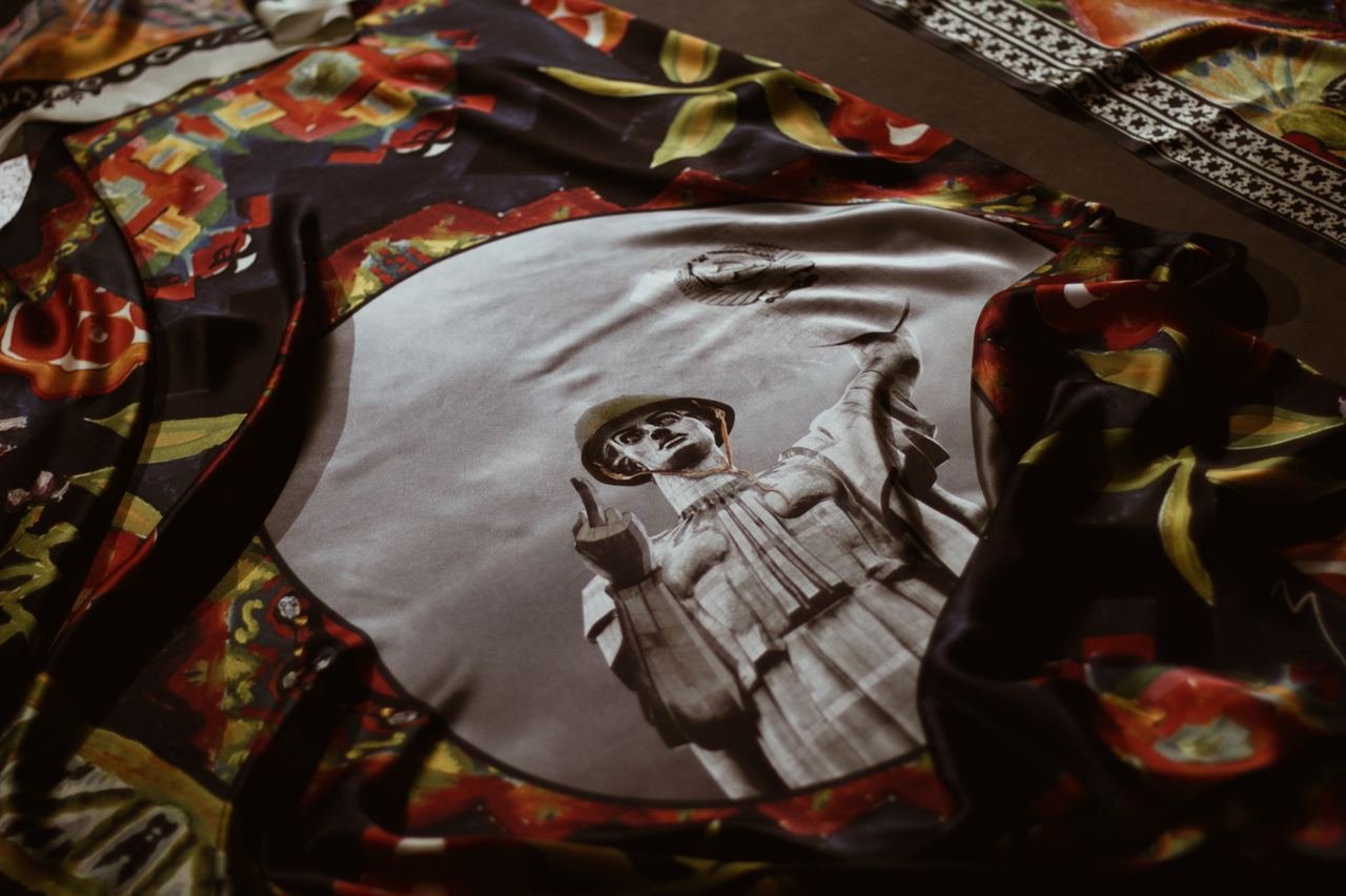 В Киеве на Ukrainian Fashion Week Родина-Мать показала "Fuck You" 7