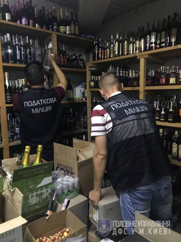 В Киеве изъяли крупную партию паленого алкоголя на полмиллиона гривен 1