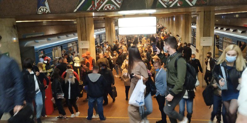 В Киеве в метро поезд насмерть сбил человека 4