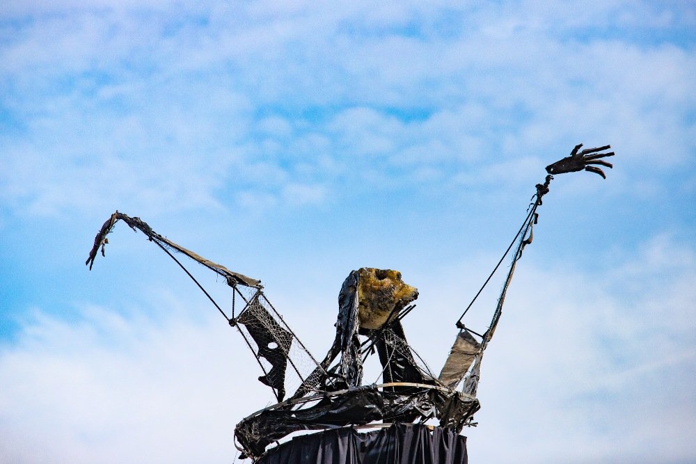 В Киеве в Бабьем Яру хором зазвучали имена расстрелянных в годы Холокоста: в урочище появилась новая инсталляция 5