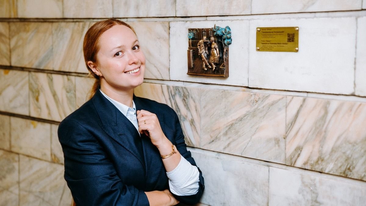 В Киеве открыли 27-ю скульптурку «Шукай!»: партнером выступил Фокстрот 1