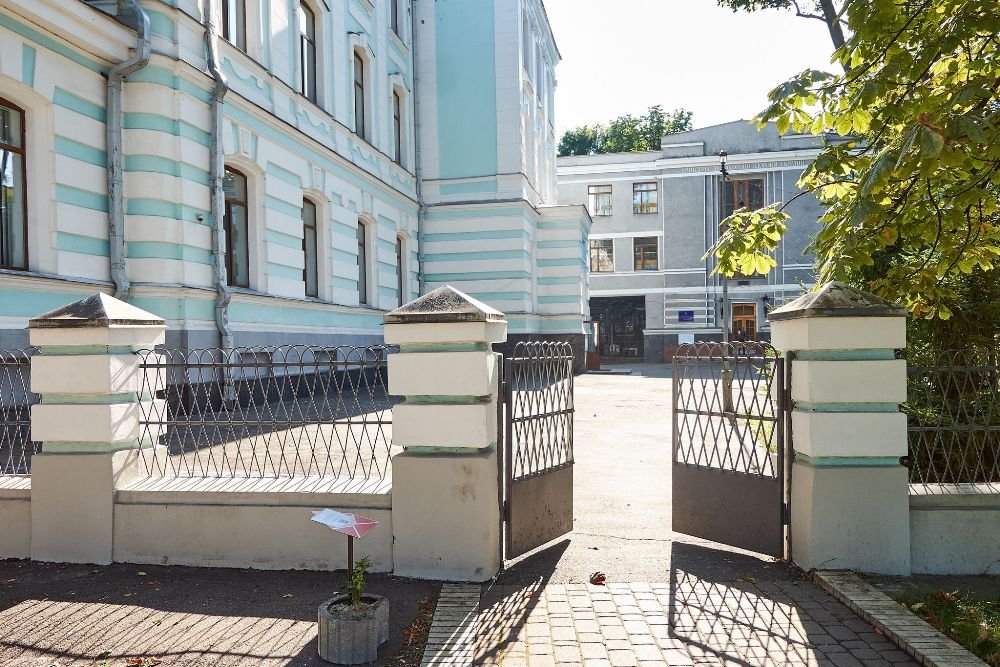 По центру Киева разложили конверты: где, кто и зачем 5