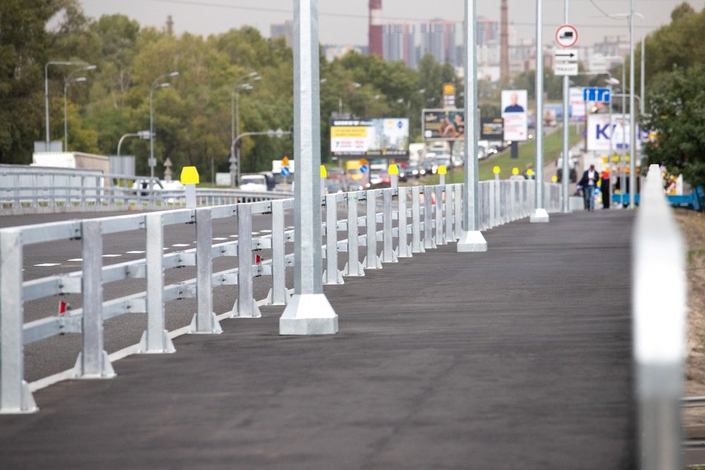 В Киеве после ремонта открыли два путепровода на Богатырской: как они выглядят сейчас 6