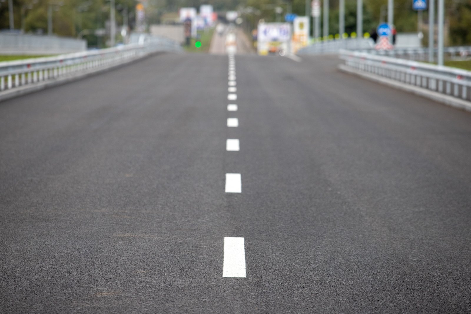 В Киеве после ремонта открыли два путепровода на Богатырской: как они выглядят сейчас 12