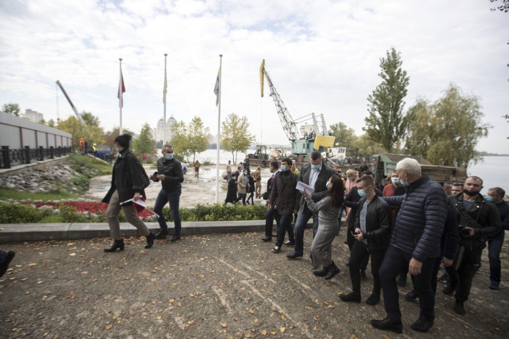 В Киеве построят новый пешеходный мост на Оболони: каким он будет и как выглядит сейчас это место 11