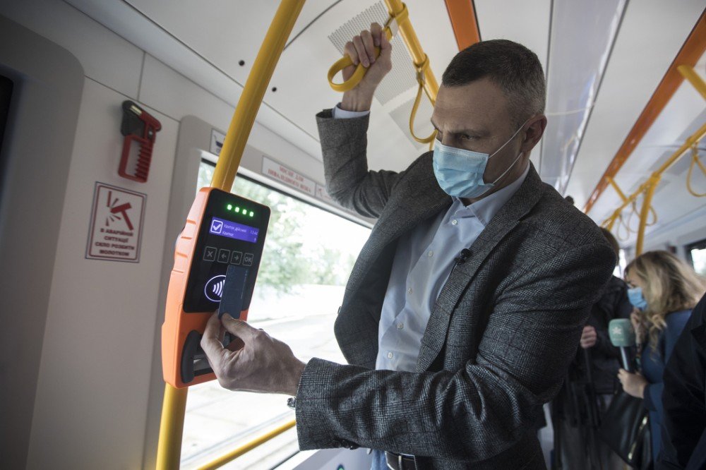 В Киеве по левому берегу будут ездить новые трамваи: как они выглядят 1