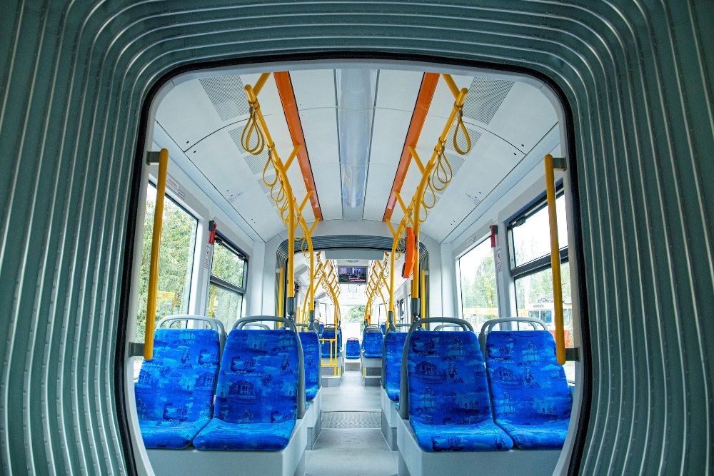 В Киеве по левому берегу будут ездить новые трамваи: как они выглядят 10