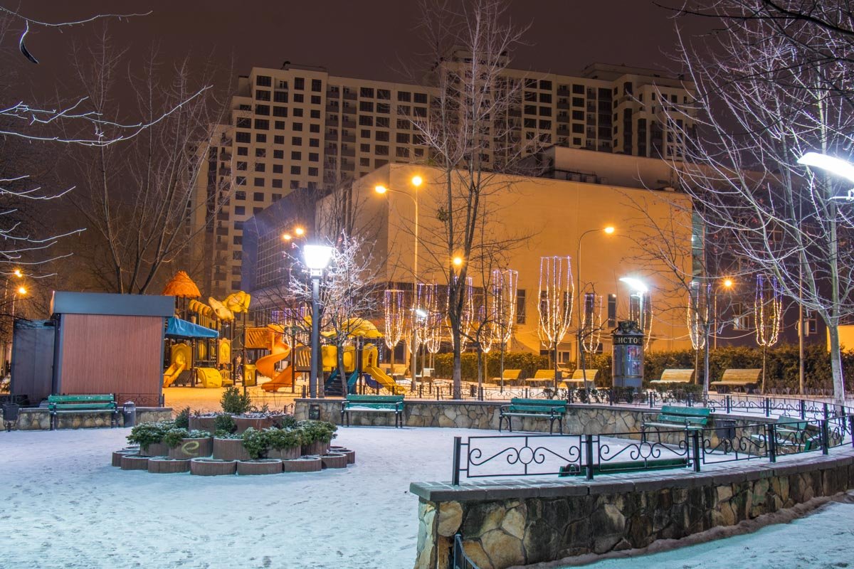 Ночная подсветка создает атмосферу волшебства