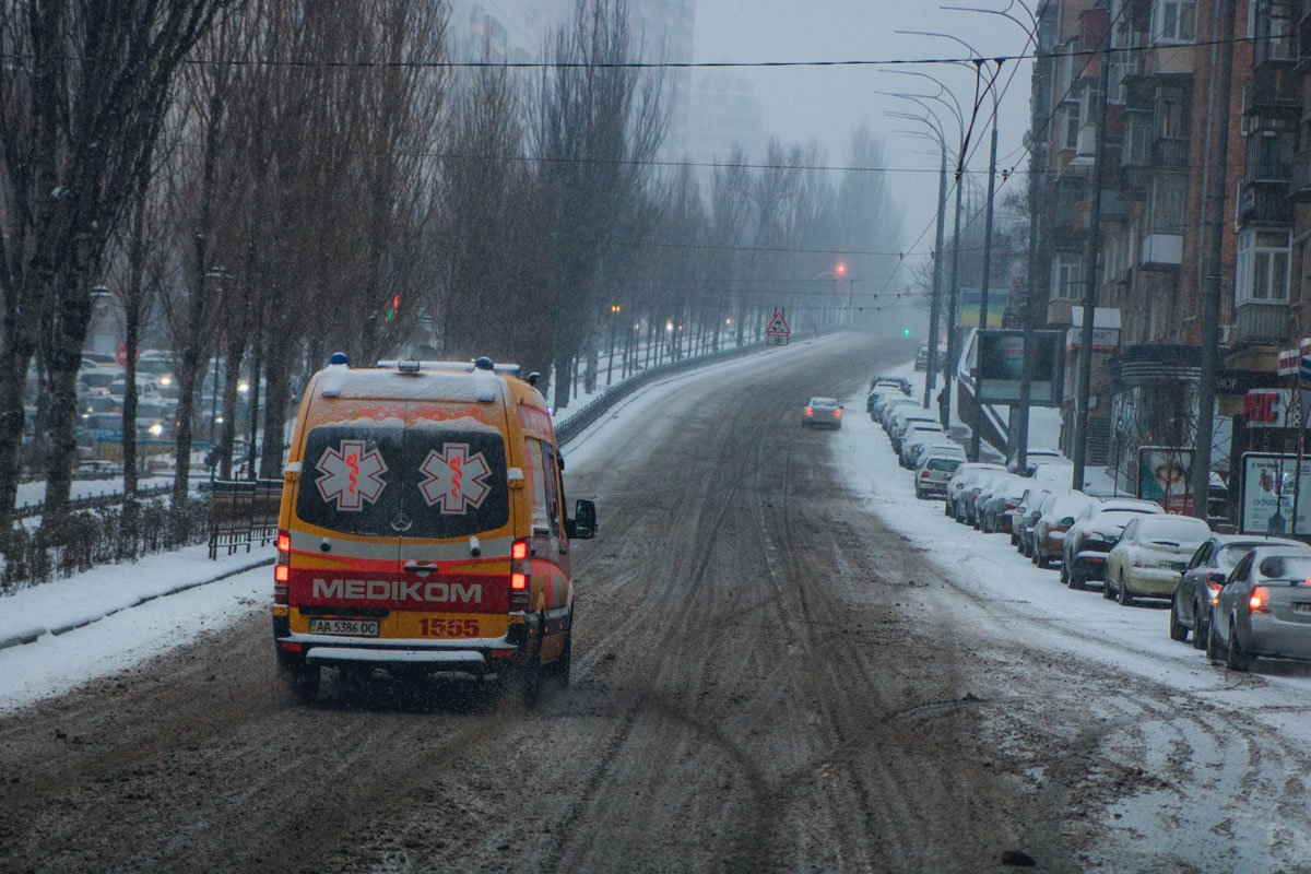 В любую погоду "скорая" спешит на помощь