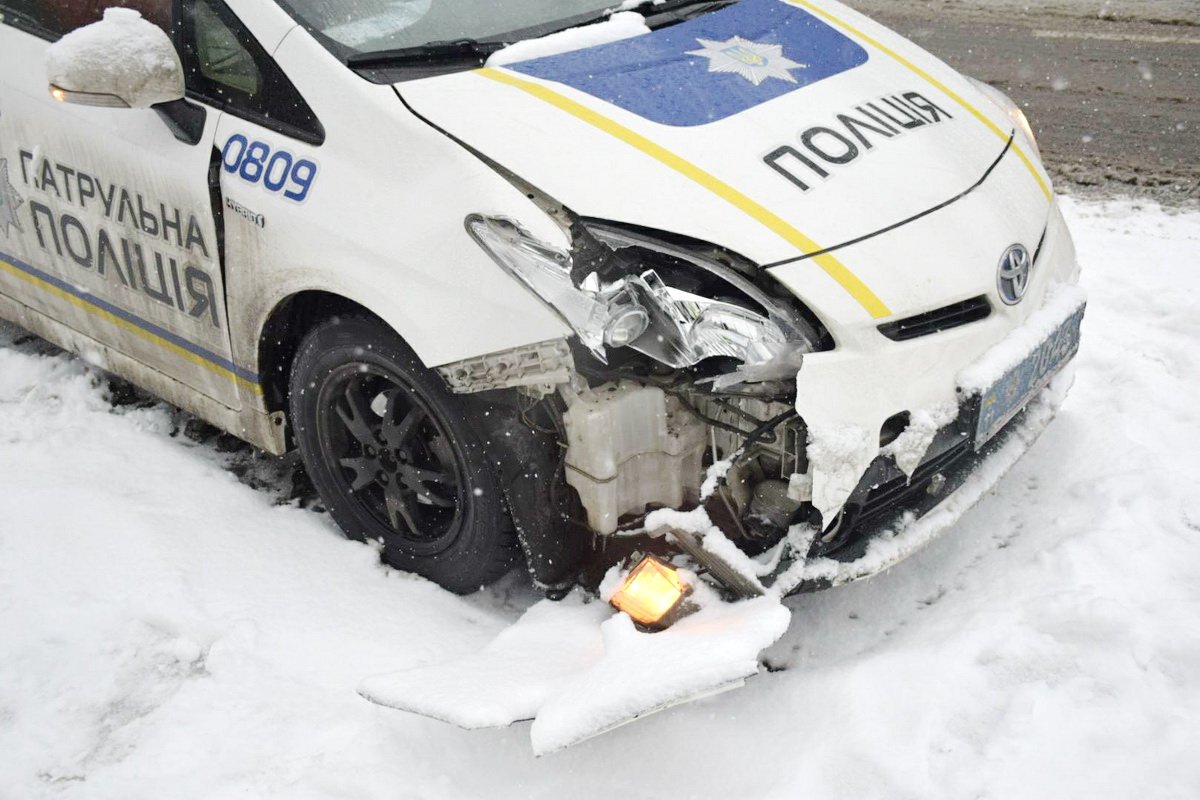 Первая авария произошла с участием полицейских Первая авария произошла с участием полицейских