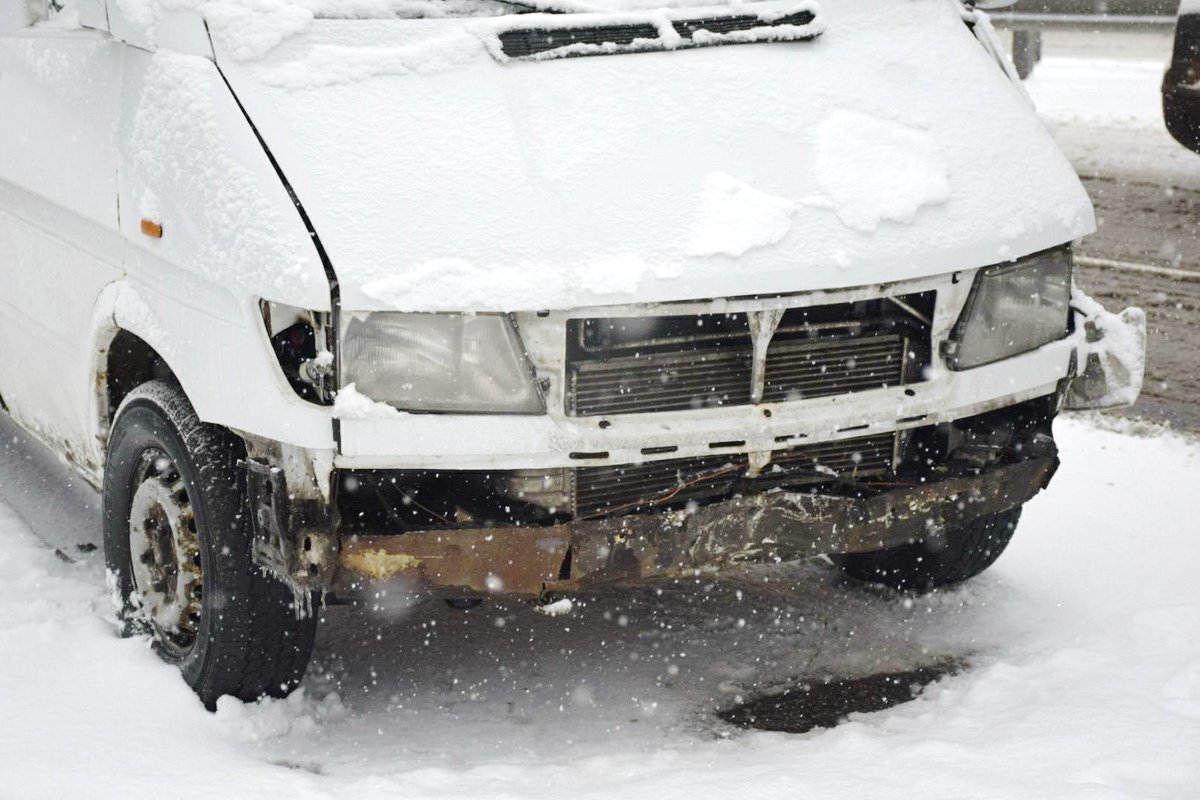 Повреждения у машин незначительны Повреждения у машин незначительны