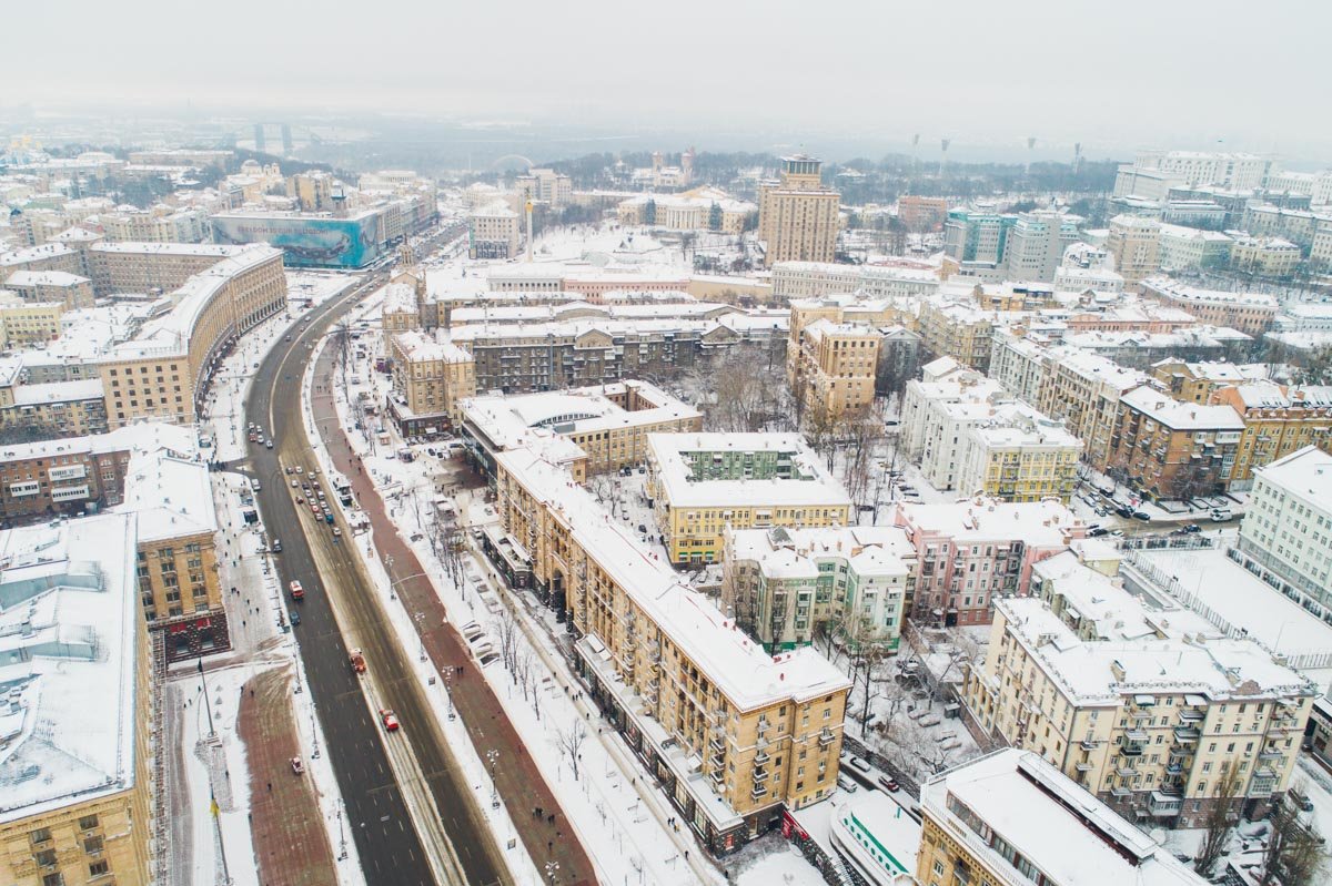 С высоты дома в центре Киева выглядят кукольными С высоты дома в центре Киева выглядят кукольными