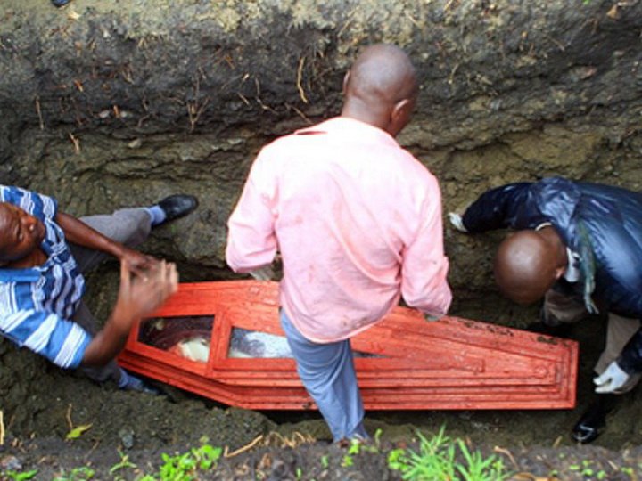 Жительница южноафриканской Мбизаны (Восточно-Капская провинция) родила после смерти