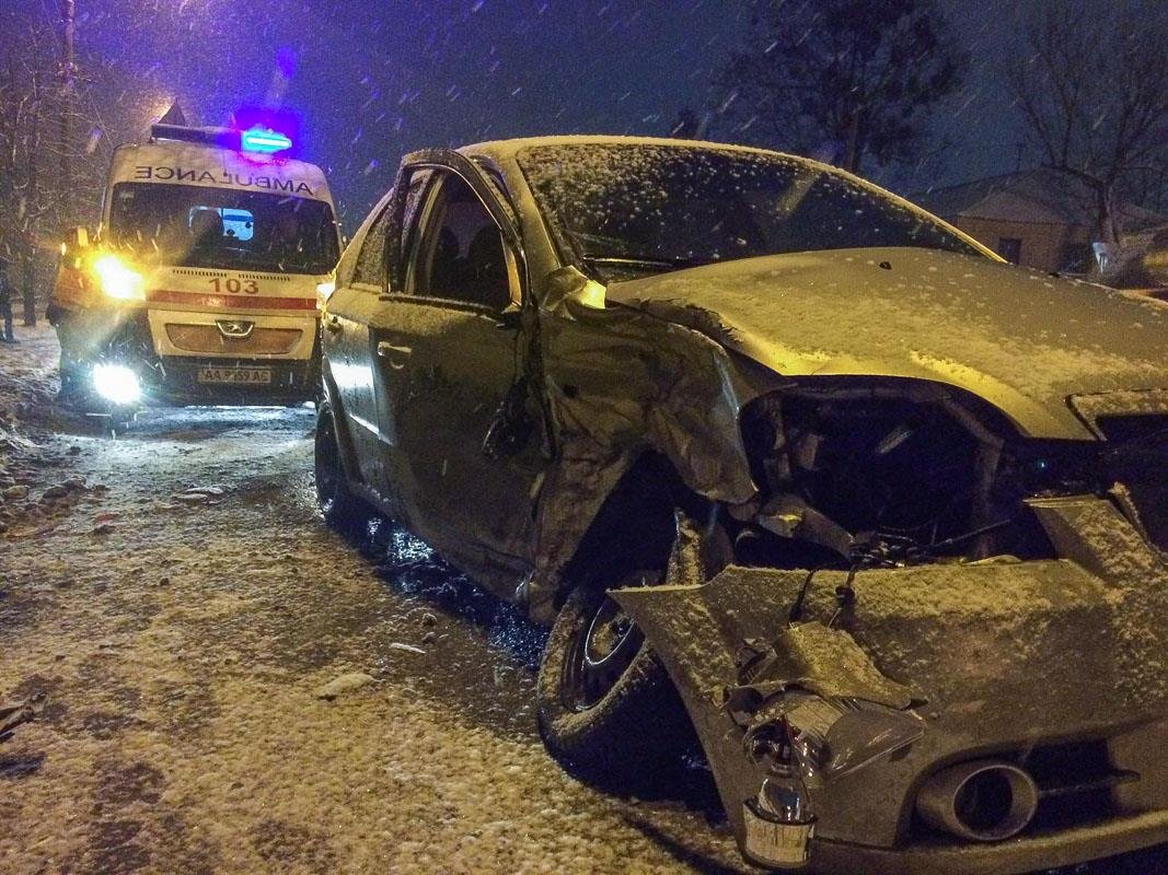  На улице Николая Василенко столкнулись KIA и Chevrolet Aveo