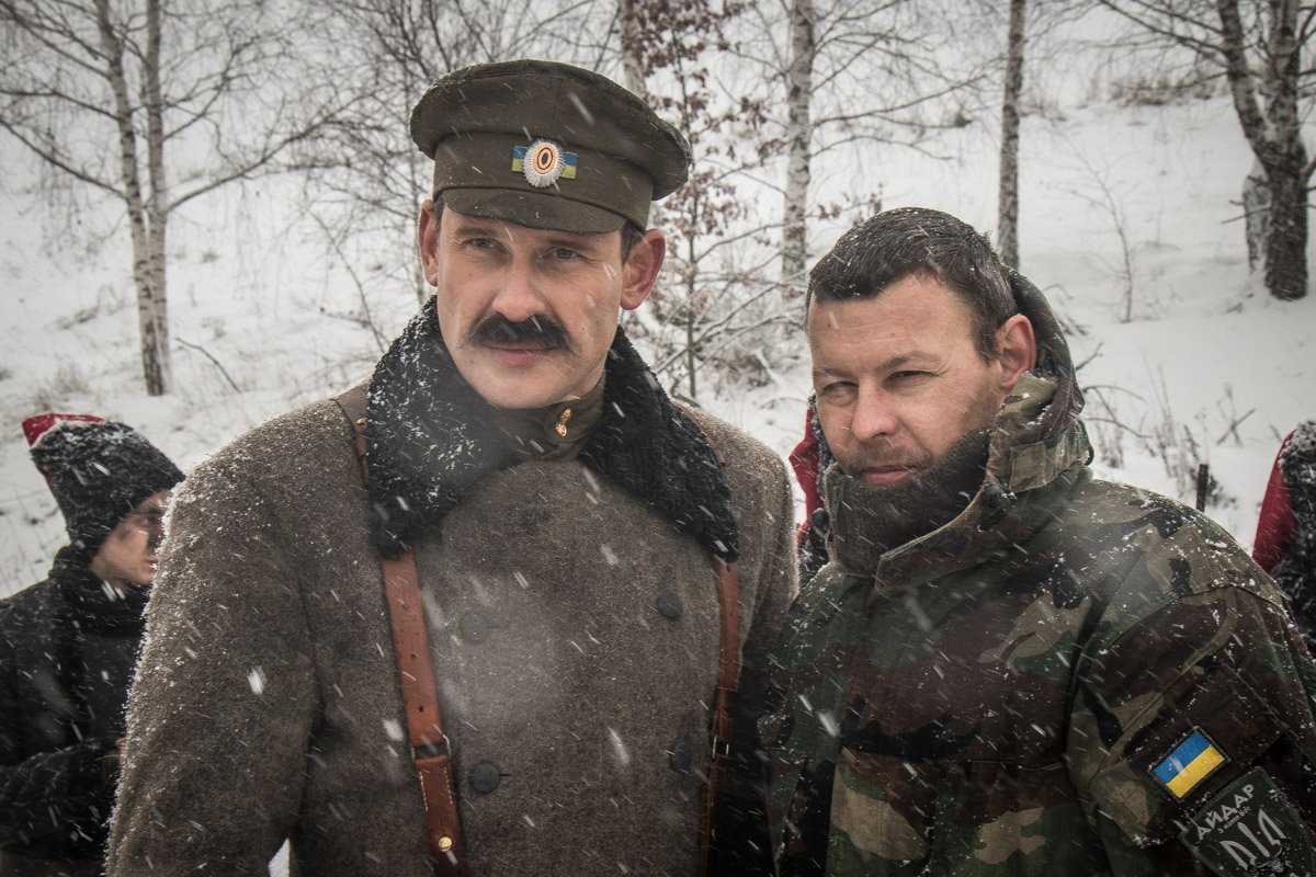 Бойцы Нацгвардии фотографировались с актером Алексеем Тритенко