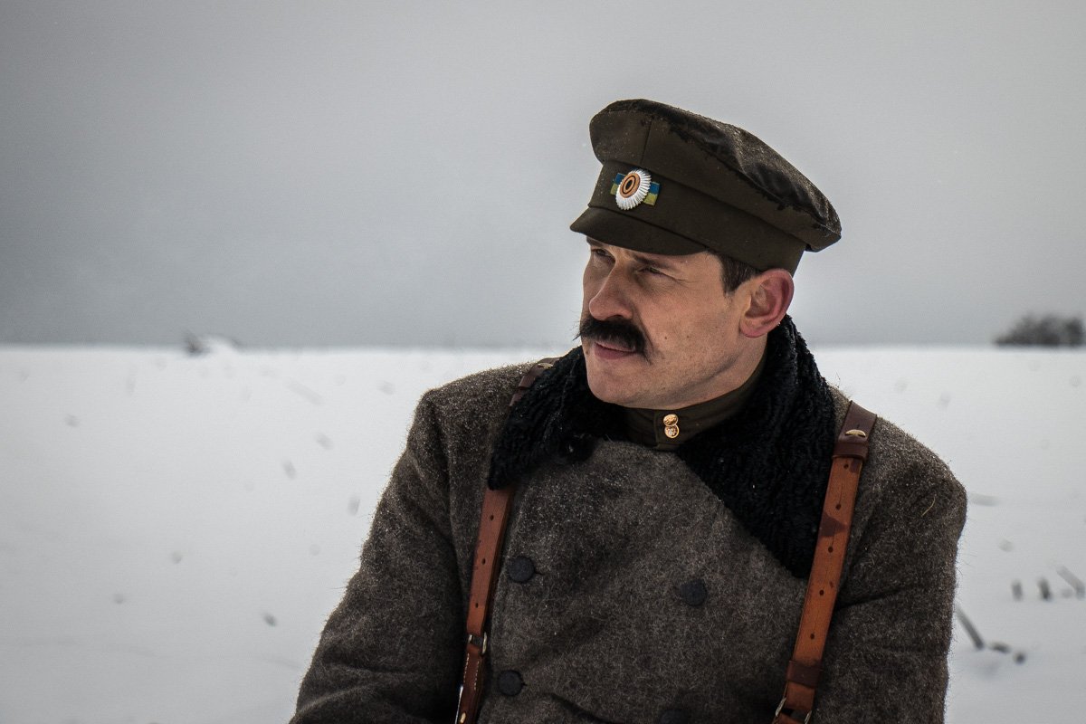 Алексей Тритенко в фильме сыграл командира сил УНР в бою под Крутами Аверкия Гончаренко