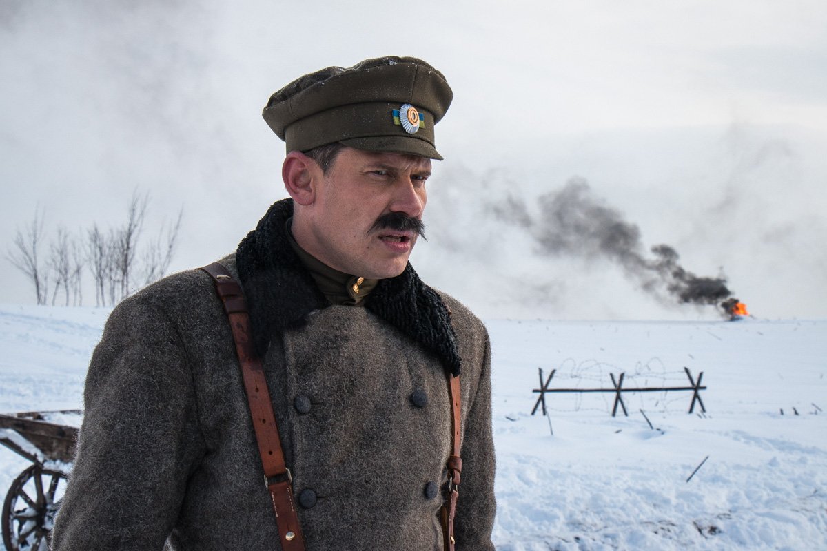 На съемках Тритенко даже успевал давать советы молодым актерам