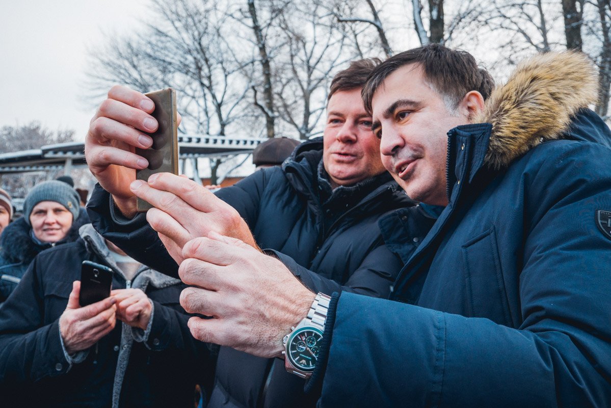 Был среди гостей пляжа и Михаил Саакашвили