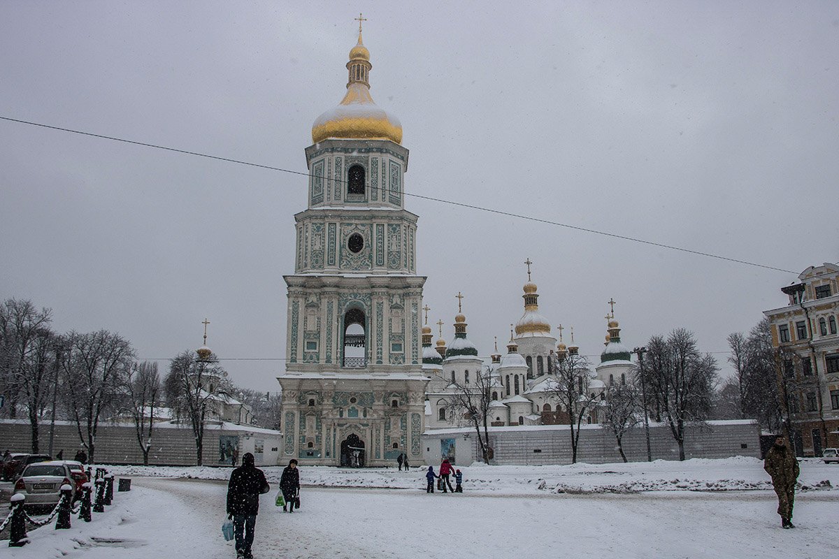 А совсем недавно здесь стояла главная елка страны
