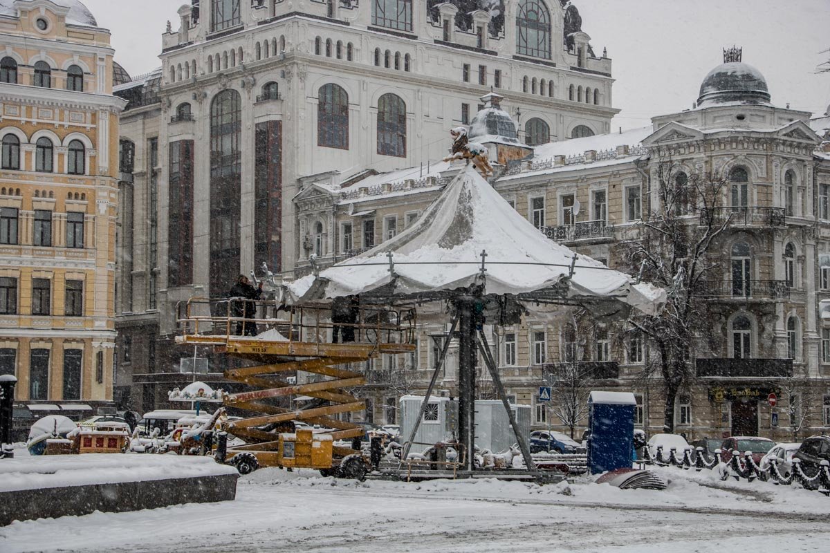 Скоро карусель тоже исчезнет