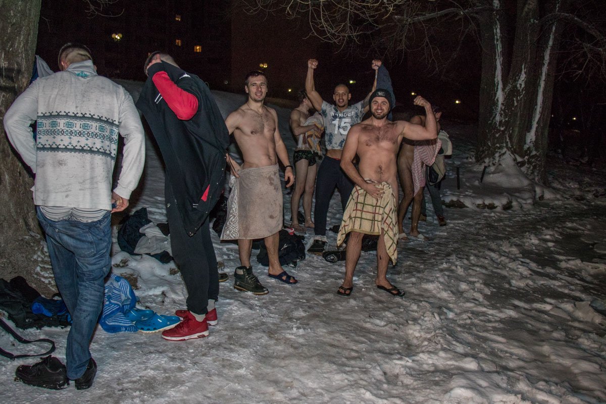 Кто-то окунулся, а кто-то еще нет