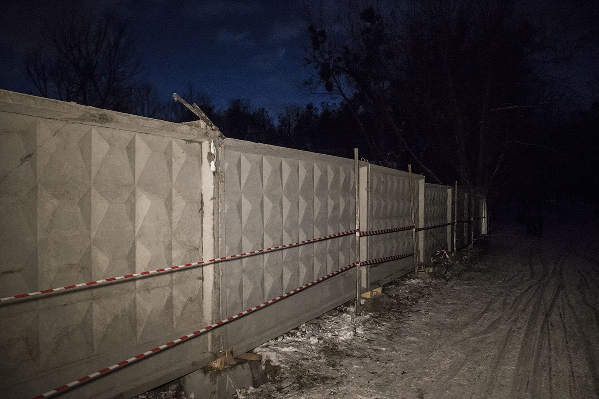 Жители уверены, что строить на этом месте ничего нельзя Жители уверены, что строить на этом месте ничего нельзя