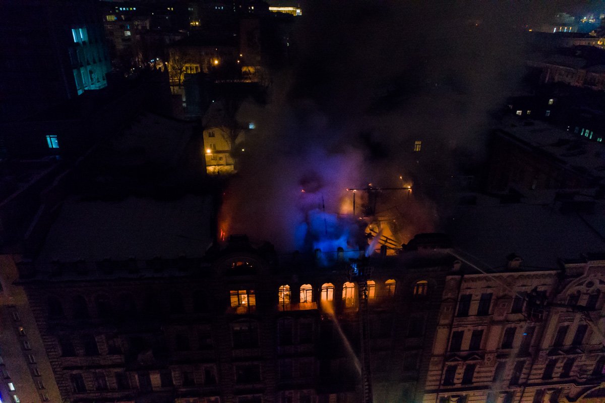 Пожар на Богдана Хмельницкого начался около 19:40