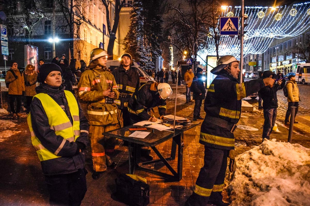 На месте дежурили медики и полиция