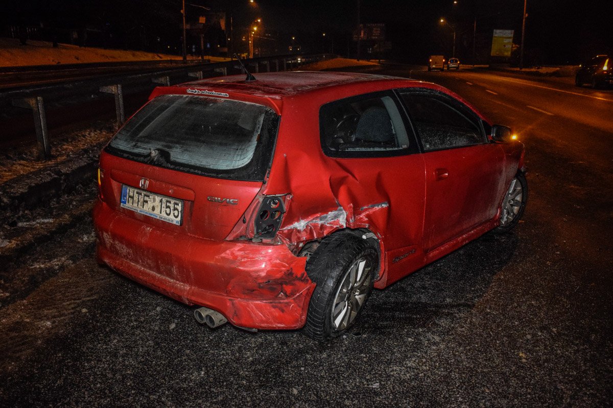 Никто не пострадал, в машинах сработали подушки безопасности