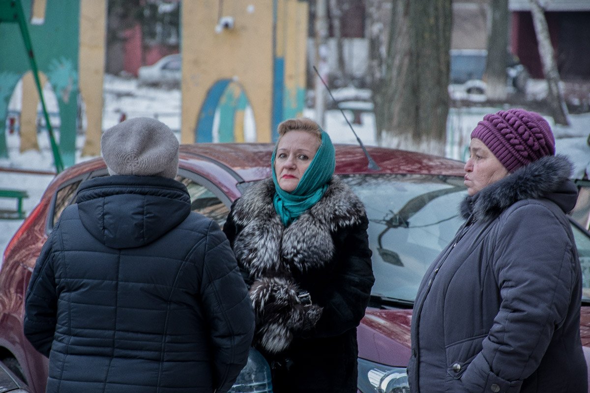 Соседи предполагают, что зажженную сигарету могла оставить женщина