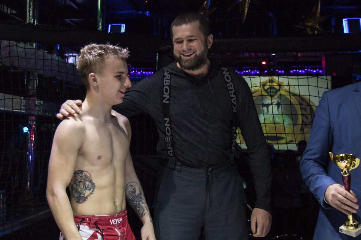 На ринг вышли полупрофессионалы в возрасте от 16 до 30 лет 