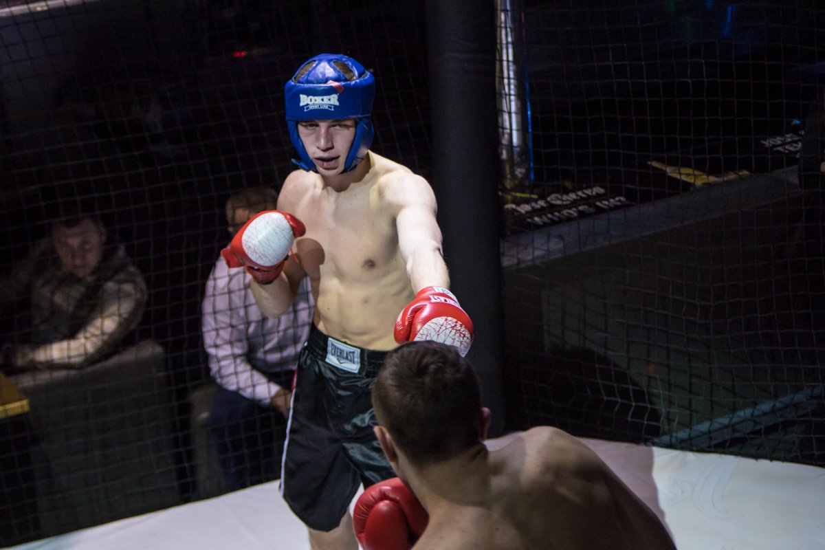 На ринге парни выложились по полной 