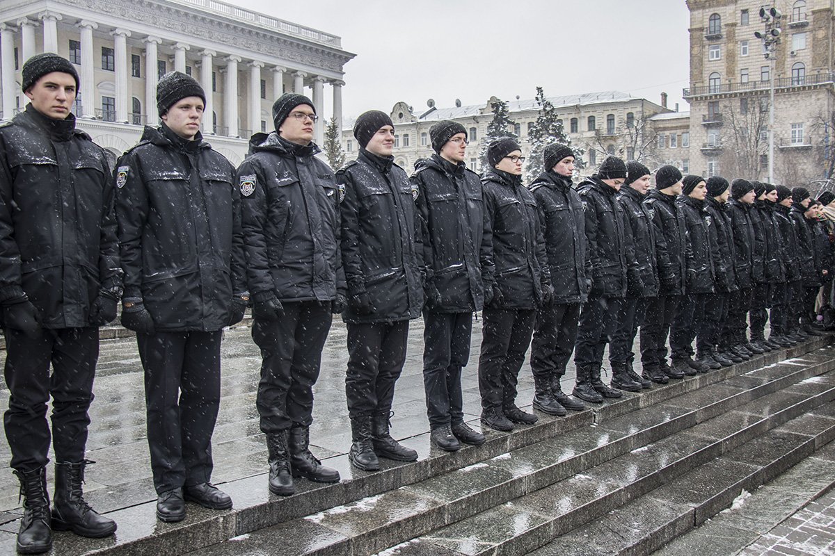 На акции представители разных регионов развернули самый большой флаг страны На акции представители разных регионов развернули самый большой флаг страны