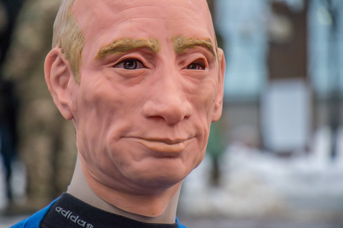 По мнению участников митинга, такая акция должна собирать 200-300 тысяч человек