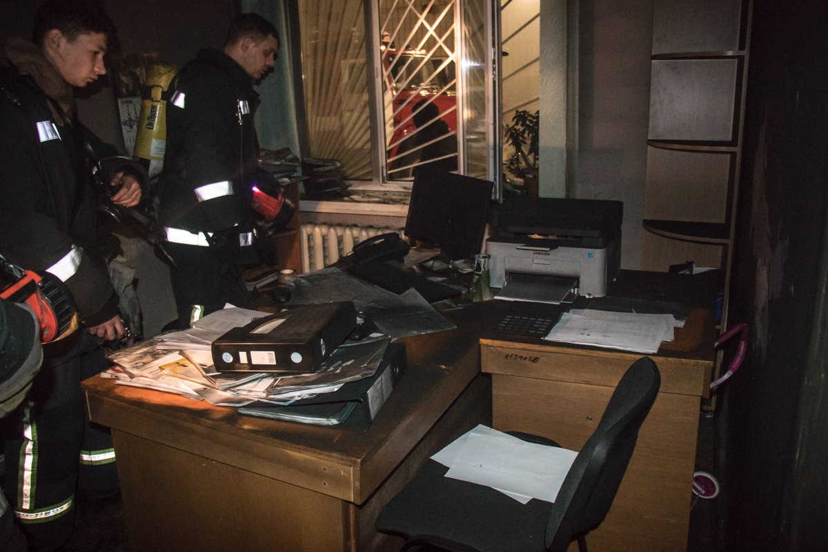 Но в самом помещении был сильный запах дыма Но в самом помещении был сильный запах дыма