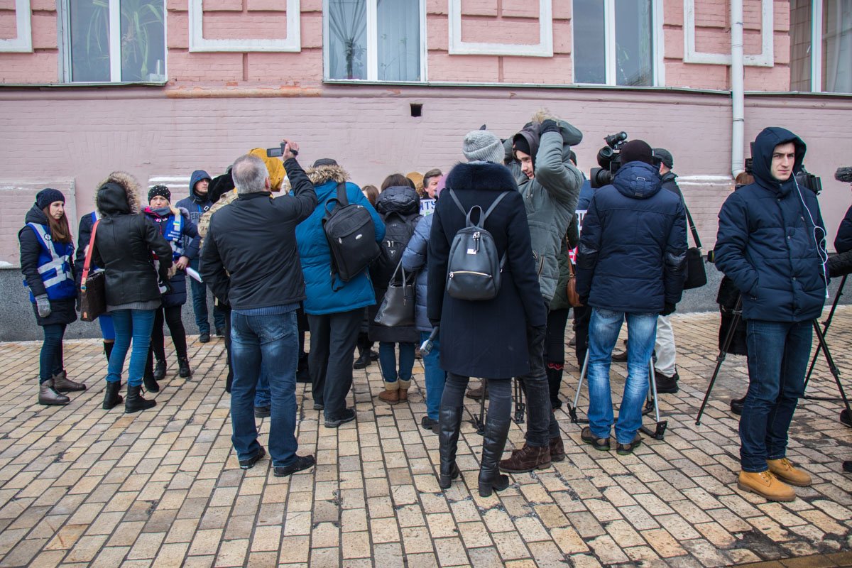 Количество журналистов в несколько раз превысило численность митингующих Количество журналистов в несколько раз превысило численность митингующих