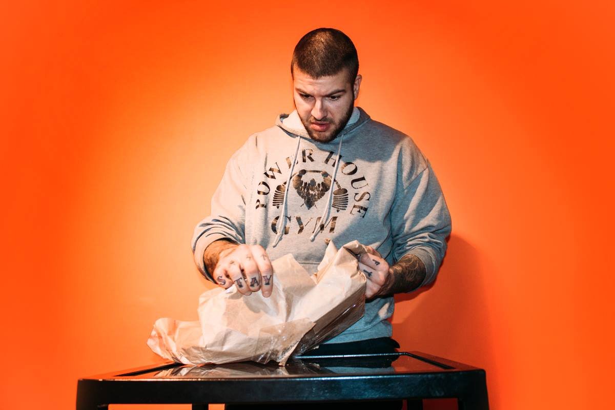 Думали, там полный конверт денег? Как бы не так