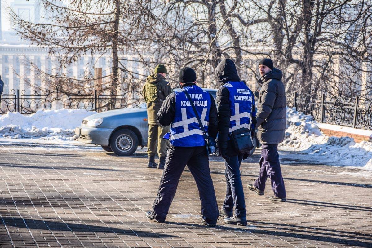 Полиция коммуникации дежурила неподалеку Полиция коммуникации дежурила неподалеку