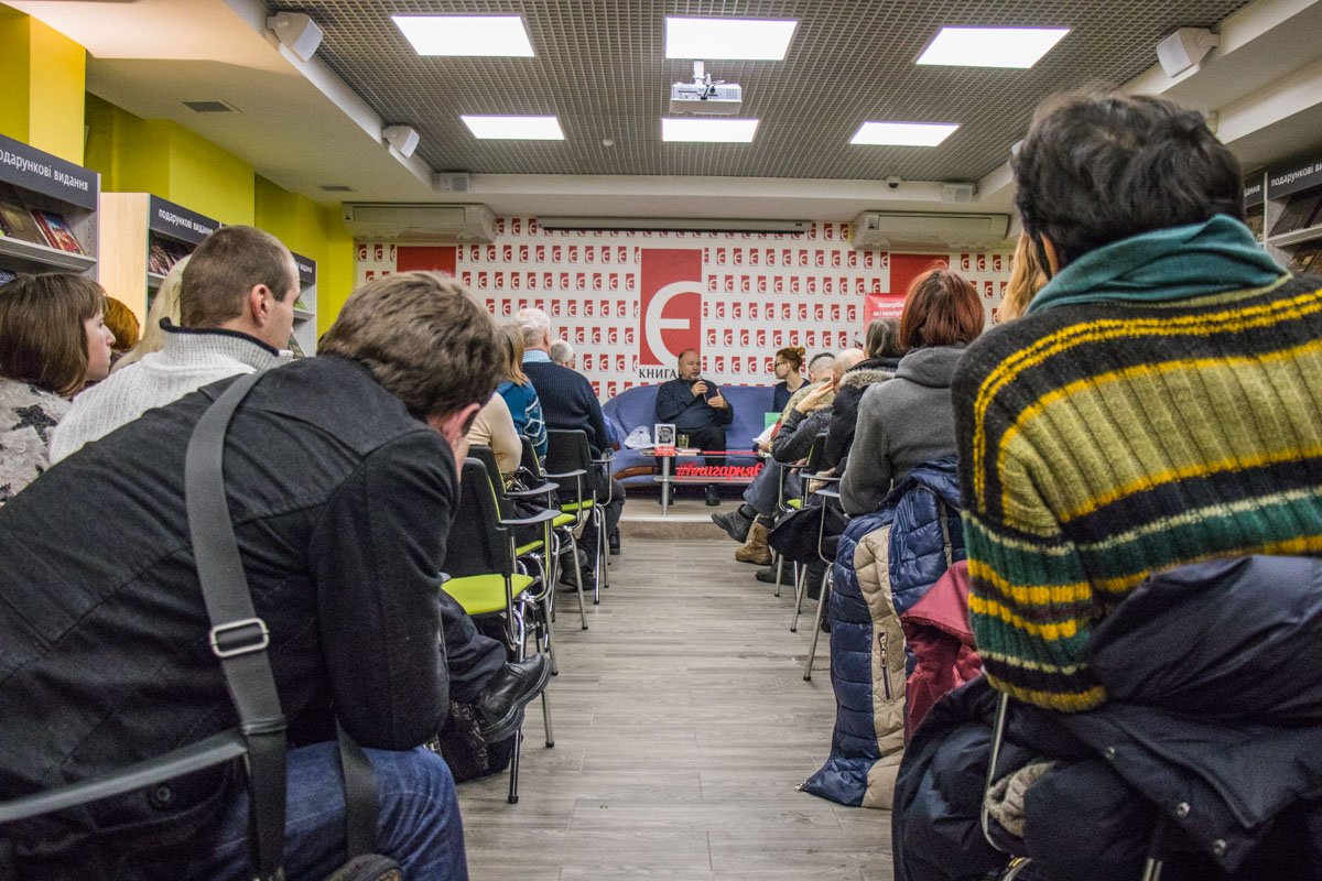 Андрей Курков презентовал книгу «Движение «Эммаус»: история солидарности»