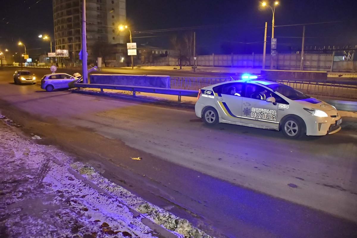 На месте работали патрульные 