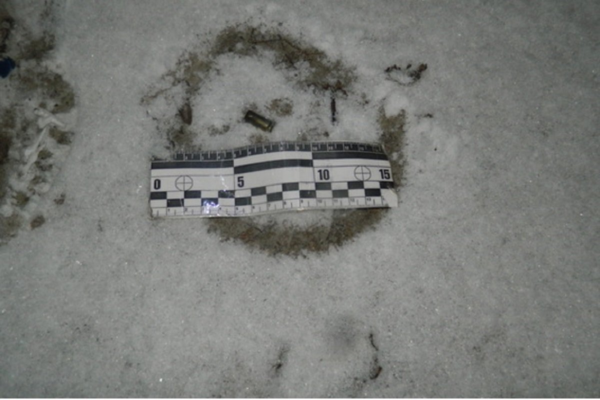 На улице Вышгородской 25-летний парень стрелял в человека из пистолета