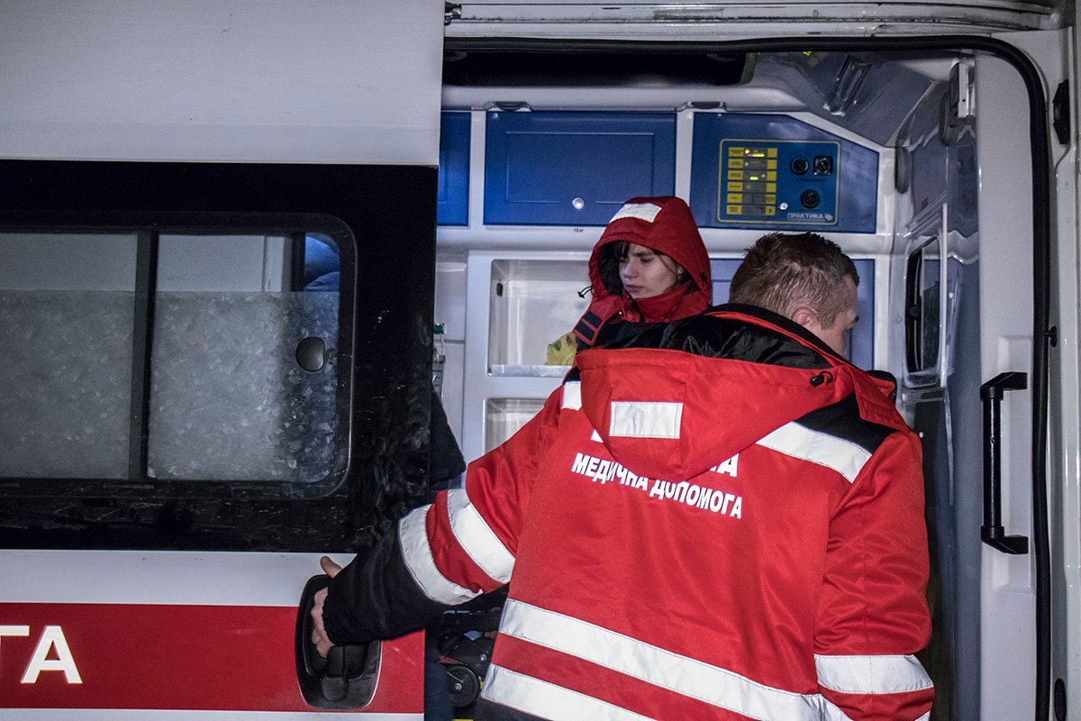 Медики оказывали помощь задержанному на месте Медики оказывали помощь задержанному на месте